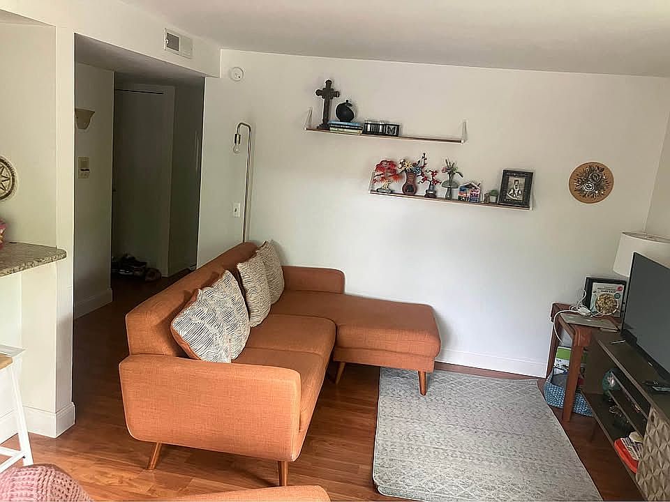 1st image of 3289 Dawson St APT 7