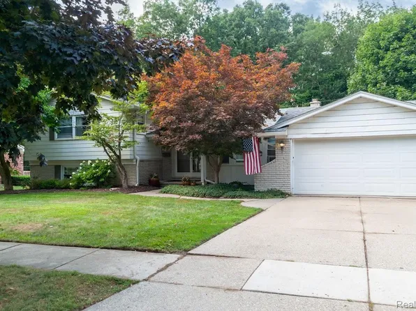 16087 Riverside St, Livonia, MI 48154