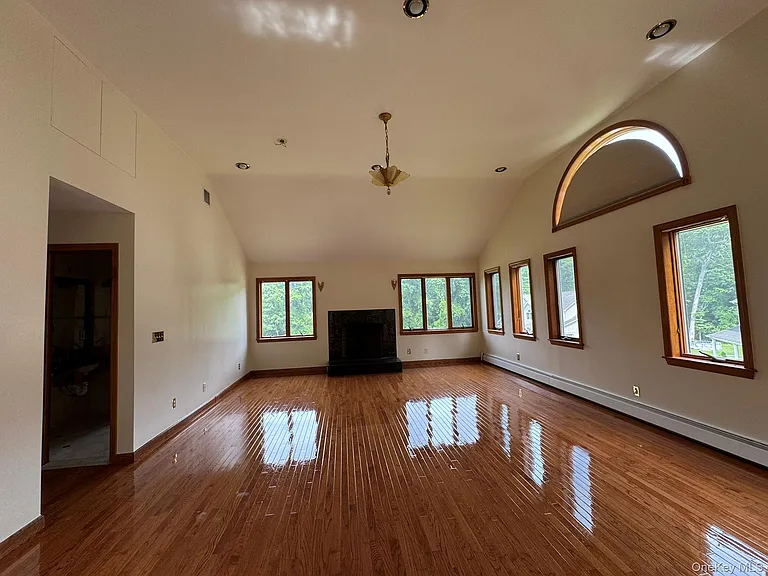 227 Beverly Rd — Photo 33