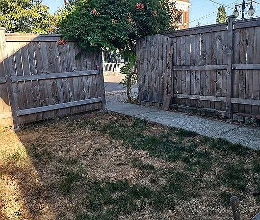4th image of 8318 S Park Ave