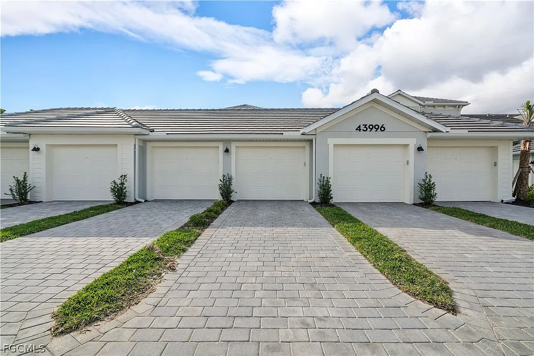 2 bed, 2.0 bath, 1355 sqft, $5,500 — Photo 1