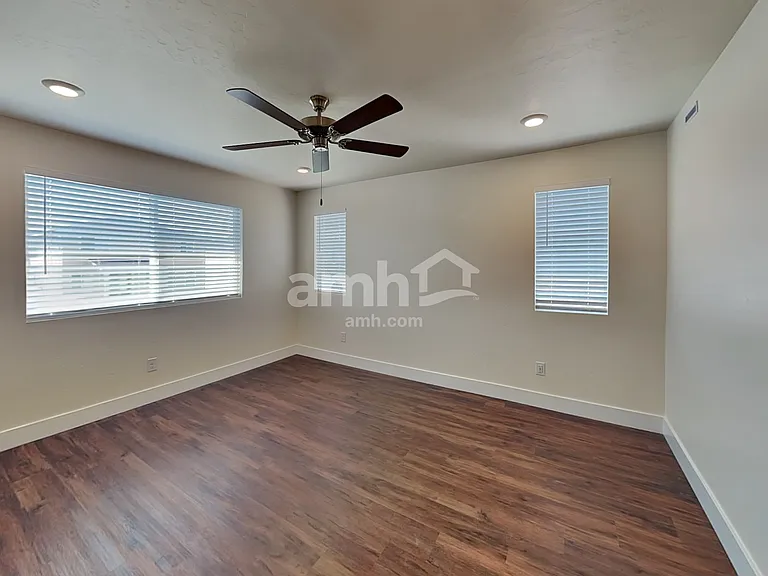 715 S Rocker Ave — Photo 9