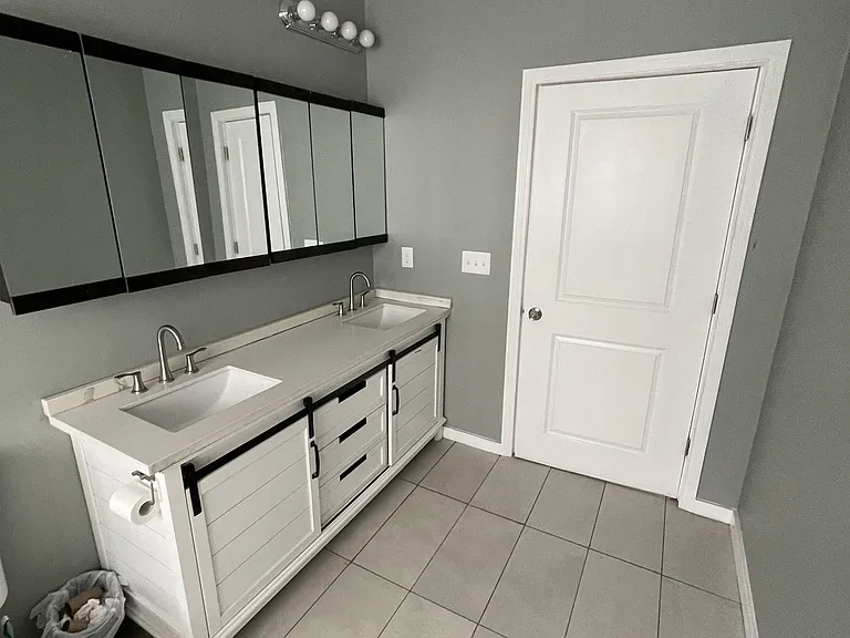 3432 N Capitol Ave — Photo 4