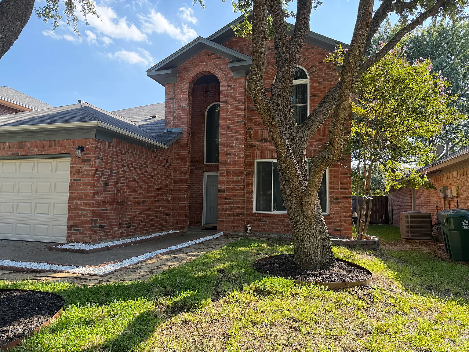 1905 Barrens Cir — Photo 2