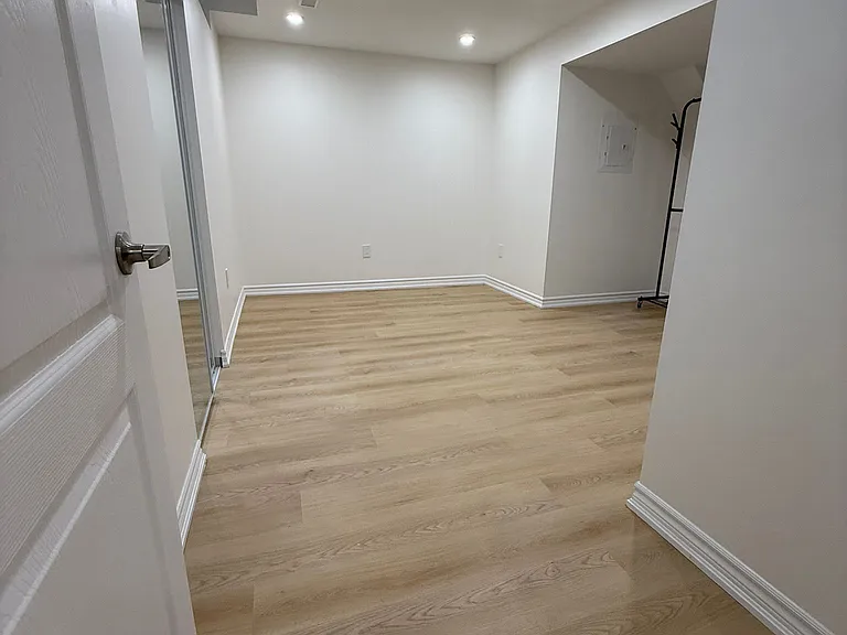 73 Thornlodge Dr W — Photo 13