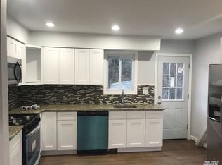 76 Pilgrim Rd, Brentwood, NY 11717