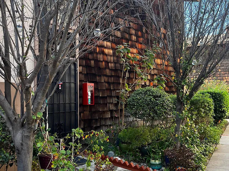 1066 Cabrillo Park Dr #A — Photo 6