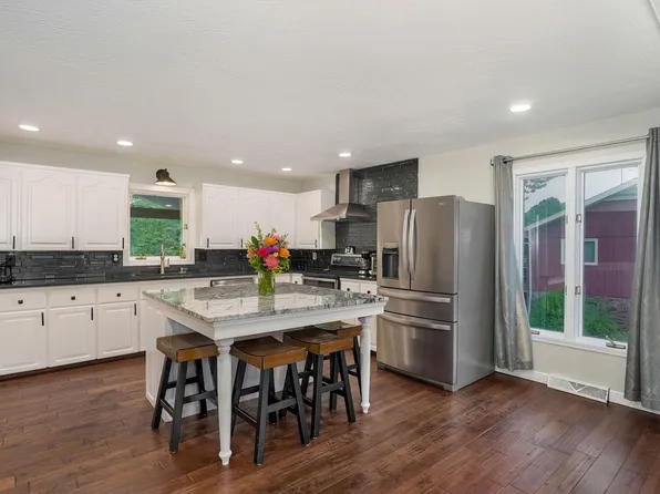 1050 E Camorene Street, Springfield, MO 65803