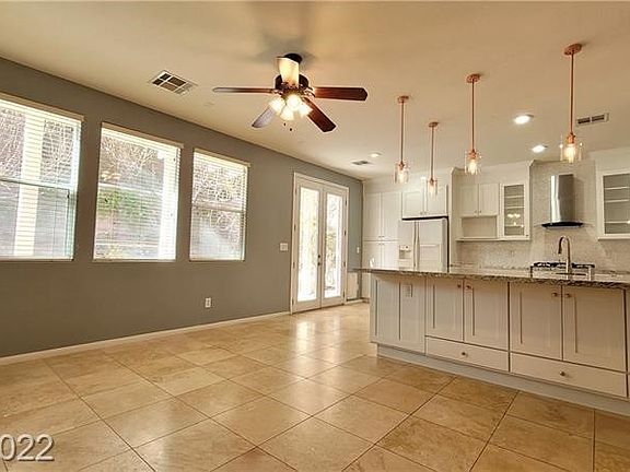 4th image of 565 Playa Linda Pl