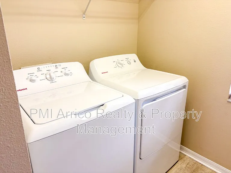 10840 Johanna Ave — Photo 27