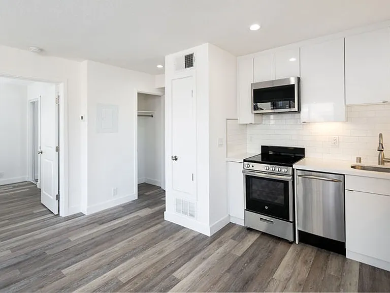 2200 Jackson St — Photo 5