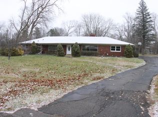 30630 Helmandale Dr, Franklin, MI 48025