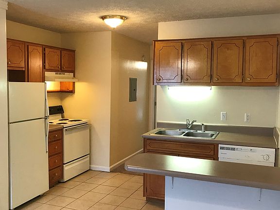 2nd image of 2032 Mercury Blvd APT B-12