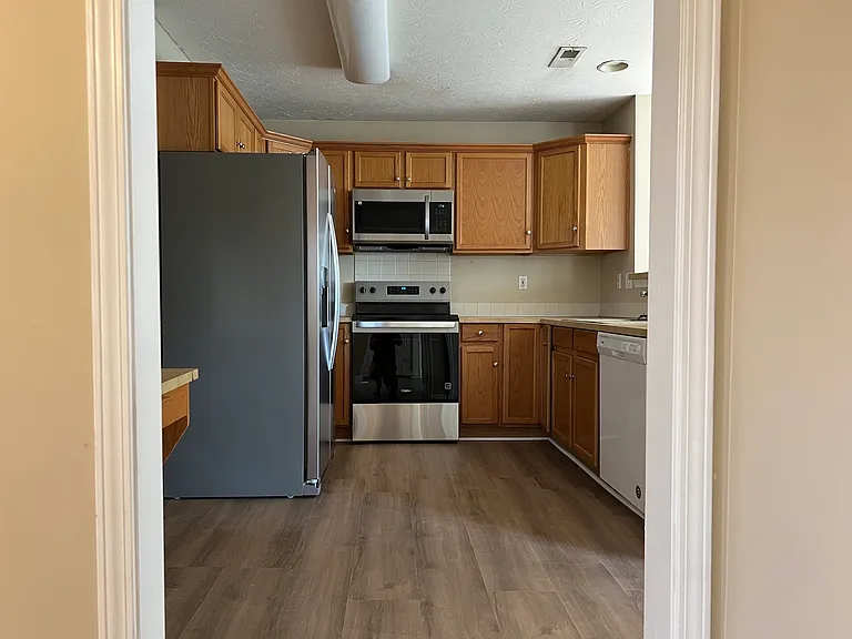 3885 Winthrop Dr — Photo 7