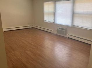 515 W Front St APT 4, Wheaton, IL 60187