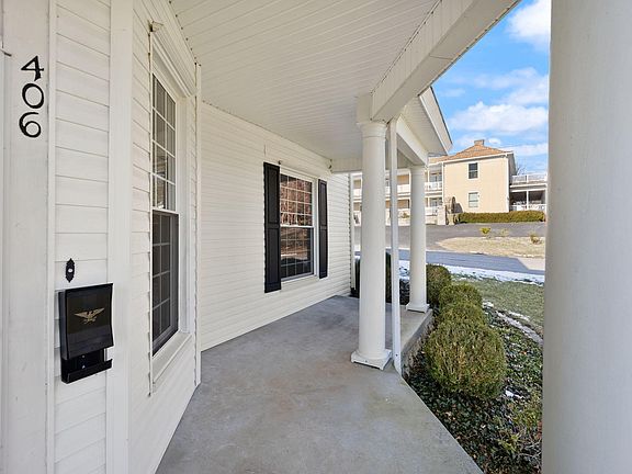 4th image of 406 N Main St