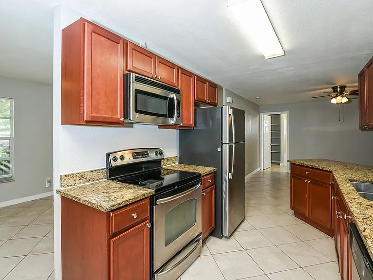 631 Fernandina St NW — Photo 7
