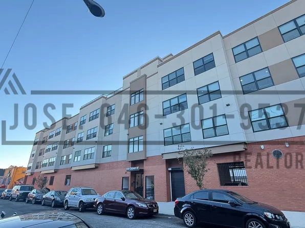180 Cedar St, Paterson, NJ