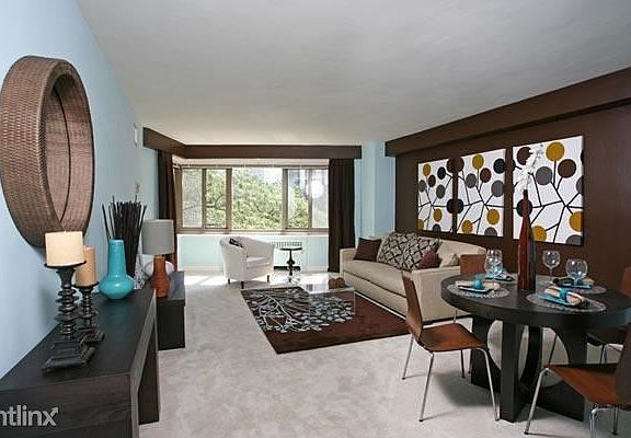 2nd image of 1351 N Lakeshore Dr #2180