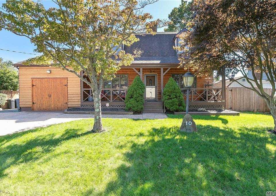 1st image of 10 Loughlin Dr