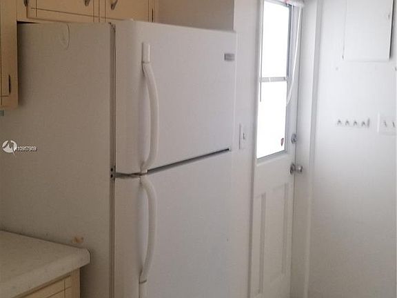 4th image of 4213 NE 21st Ave #1