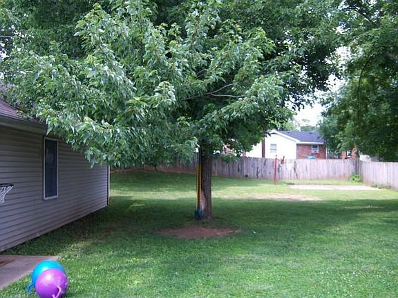 4th image of 114 Garden Park Dr