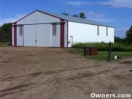 50' x 80' steel machine shed