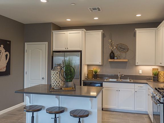 Breakfast bar in kitchen