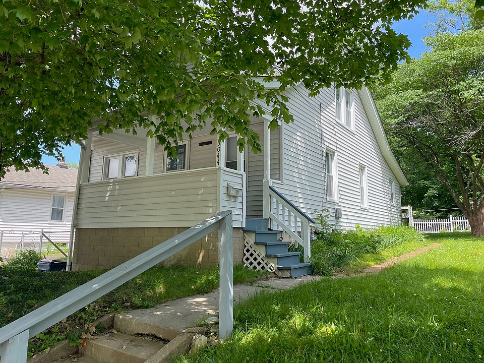 1st image of 3044 W Tennyson Ave