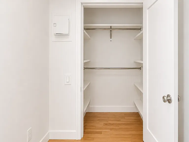 213 E 37th St #5C — Photo 6