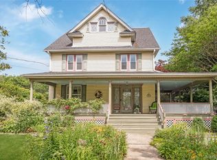 67 Davison Pl, Rockville Centre, NY 11570