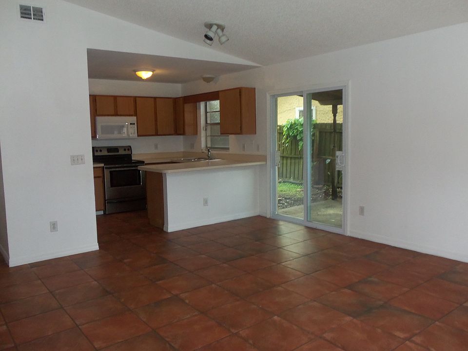 Main living Area & Kitchen