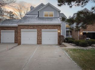 4467 Hillside Ct, Ann Arbor, MI 48105