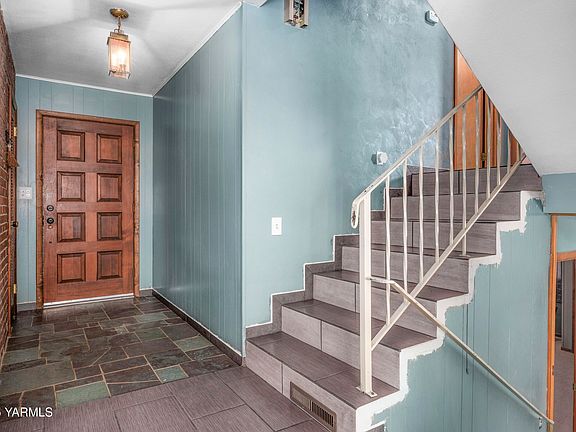 5th image of 1381 W Riverside Ave