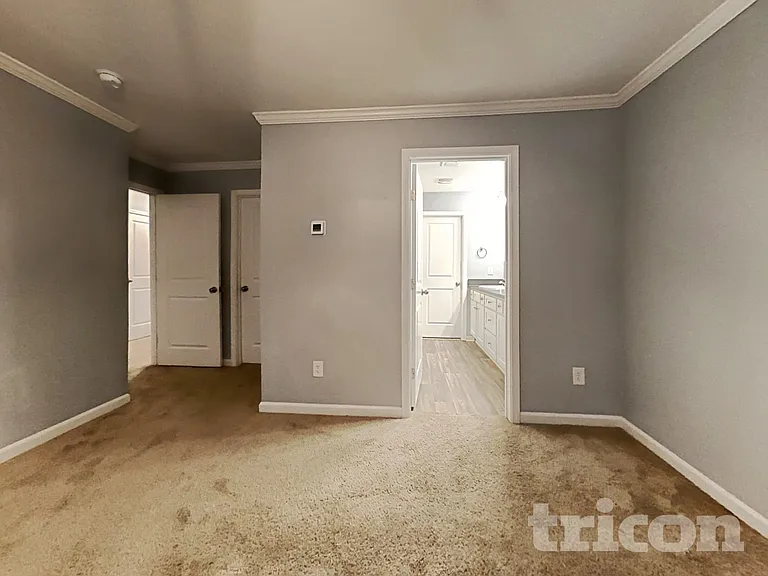 2271 Wentworth Park Dr — Photo 8