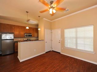 1106 Fountain Lake Dr, Brunswick, GA 31525