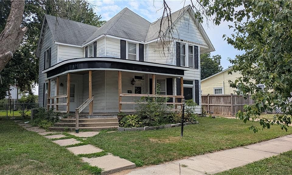 1st image of 820 Vine St