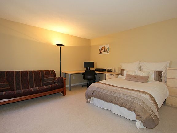 5th image of 903-B Heritage Hills Dr #B
