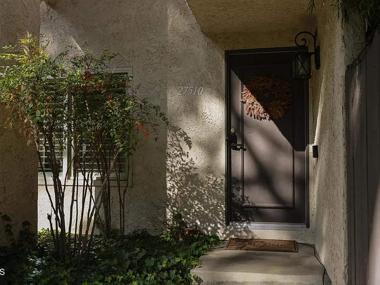 27510 Rondell St — Photo 2