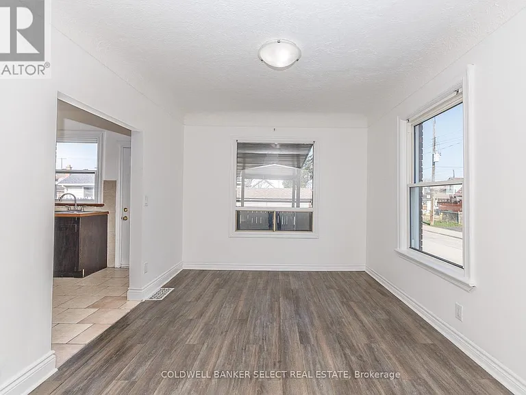 55 Frederick Ave — Photo 4
