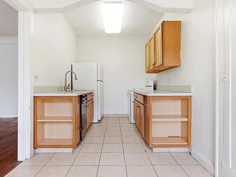 3214 Yorkshire Rd #101 — Photo 5