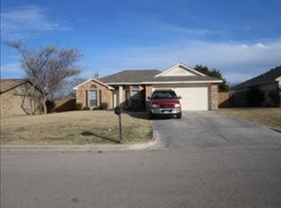 1516 Morningside Dr, Cleburne, TX 76033