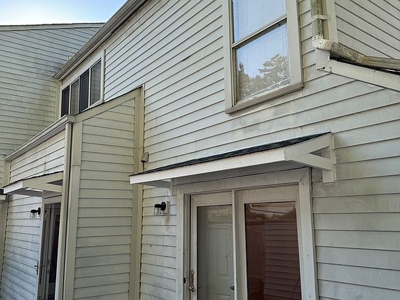 4th image of 7039 Stonington Ln