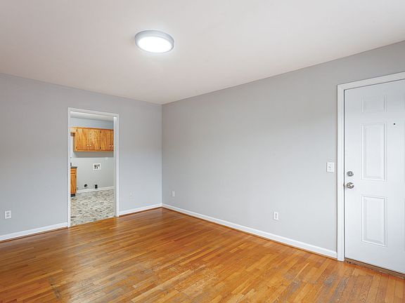 3rd image of 4301 Dayton Blvd #3