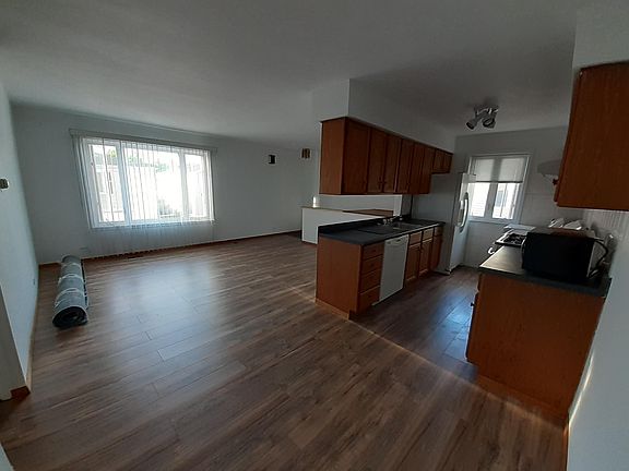 4th image of 1447 Cove Dr