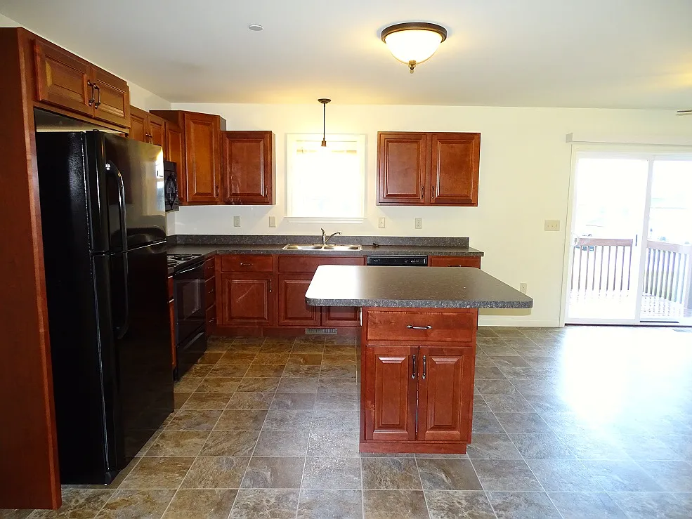 3 bed, 1.5 bath, 1440 sqft, $1,695 — Photo 4