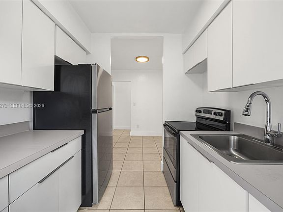 3rd image of 1979 N Glades Dr APT 7