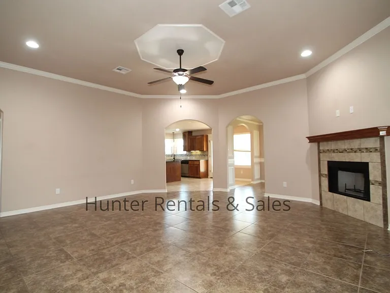 2522 Boxwood Dr — Photo 7