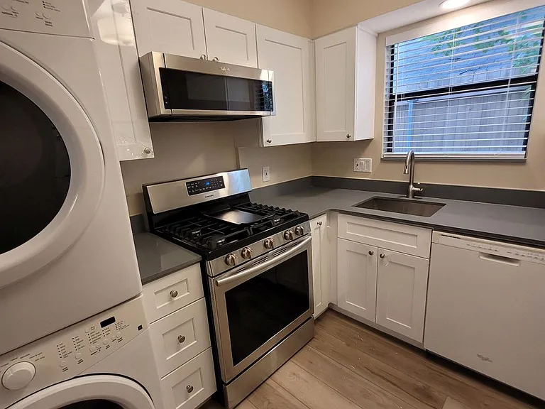 4509 Avenue B #B — Photo 8