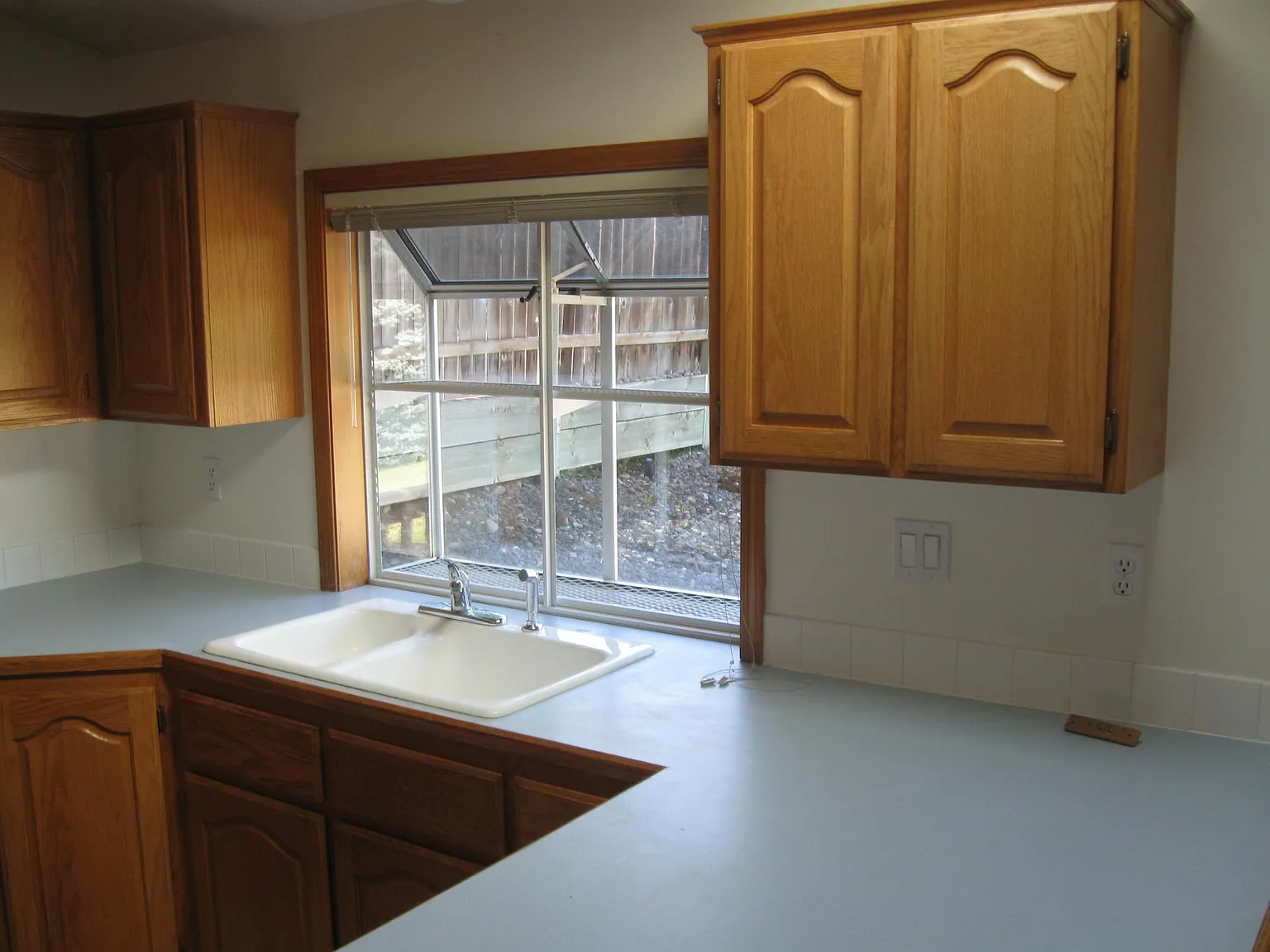 3 bed, 2.5 bath, 1806 sqft, $2,700 — Photo 2